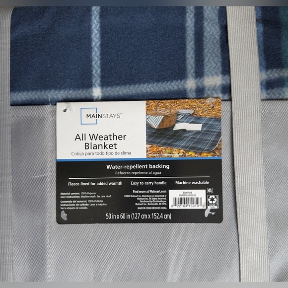 Fleece Outdoor All Weather Picnic Blanket w/Handles - Picture 4 of 4